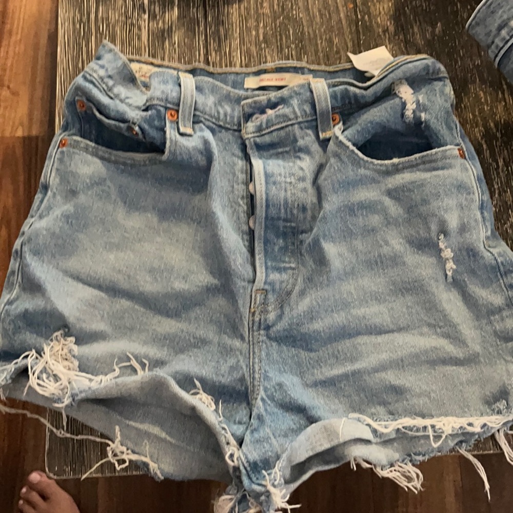 Levi’s rib cage shorts